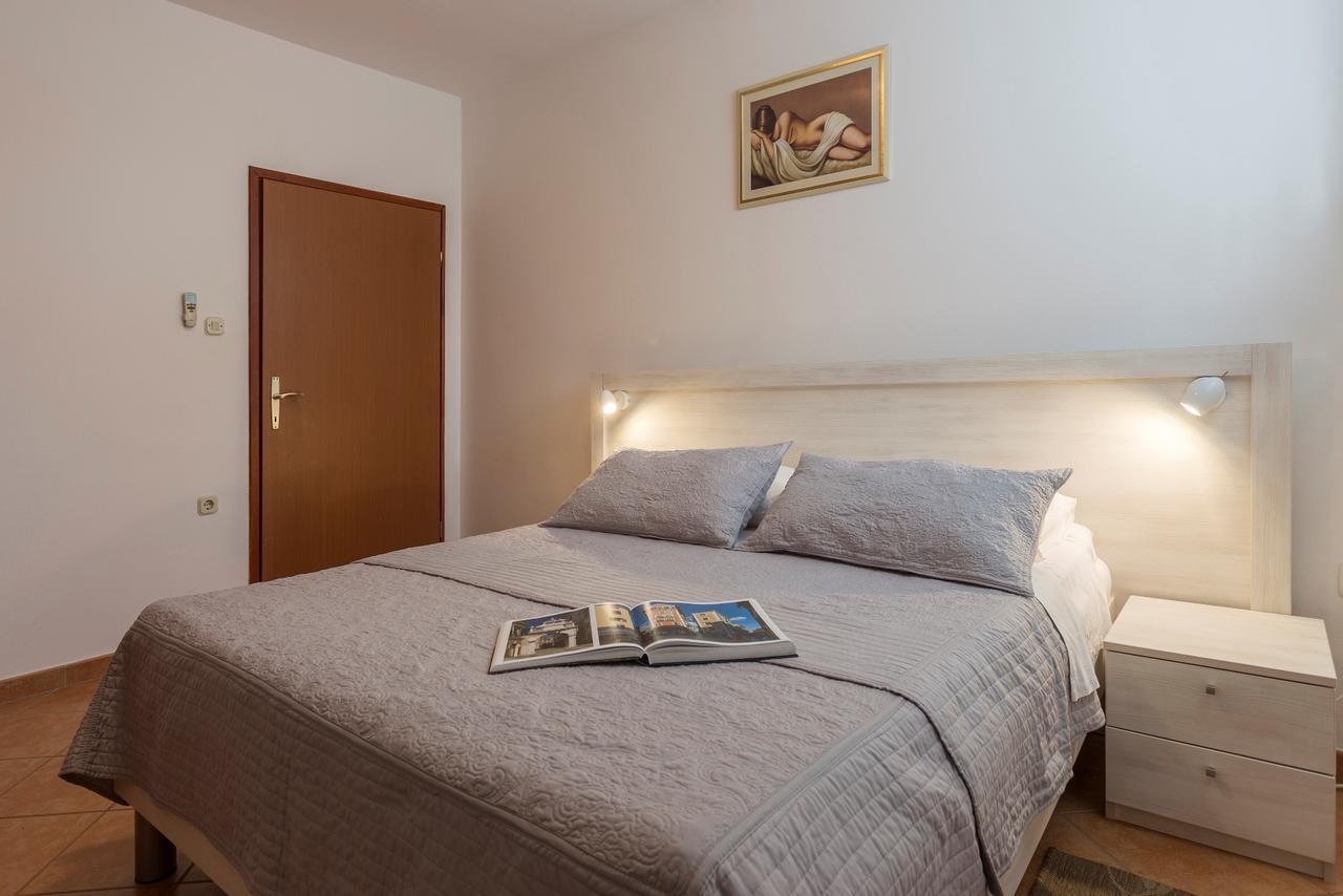Apartments Rajkovic Лабин Экстерьер фото